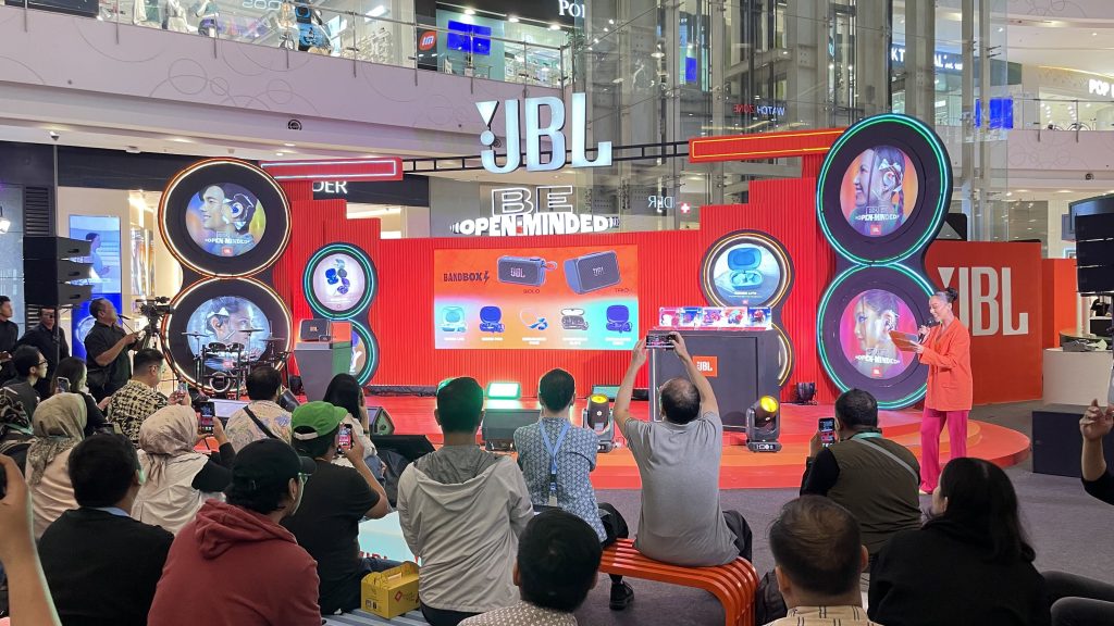 JBL Be Open Minded Campaign